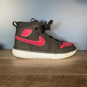 Jordan 1 high react Black Noble Red